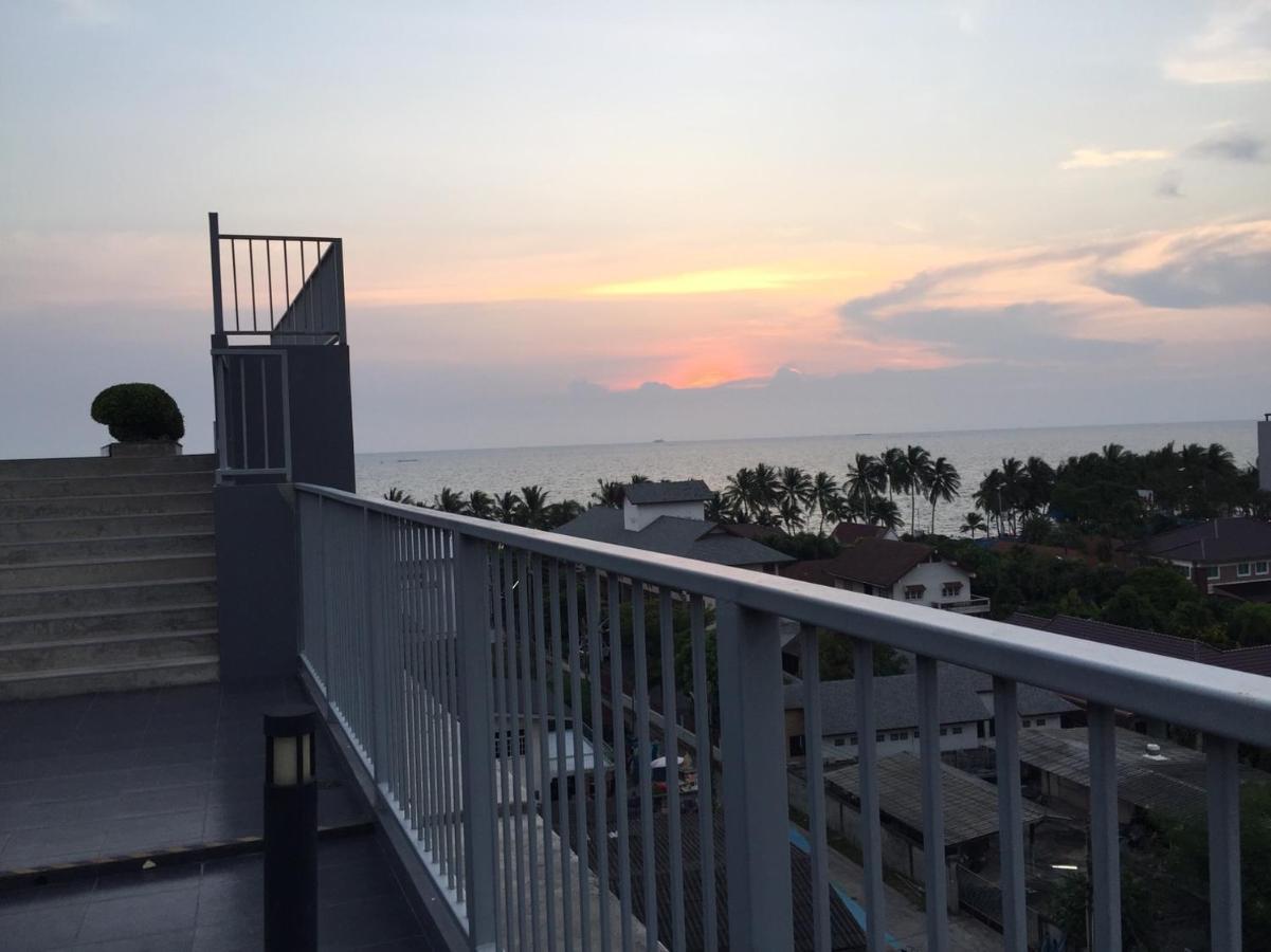 Cozy Near Beach 200M With Toproof Pool At Patio Bangsaen Exterior foto